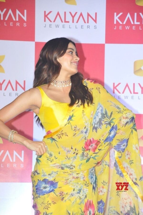 Digital print saree with lace border on saree - Image 3