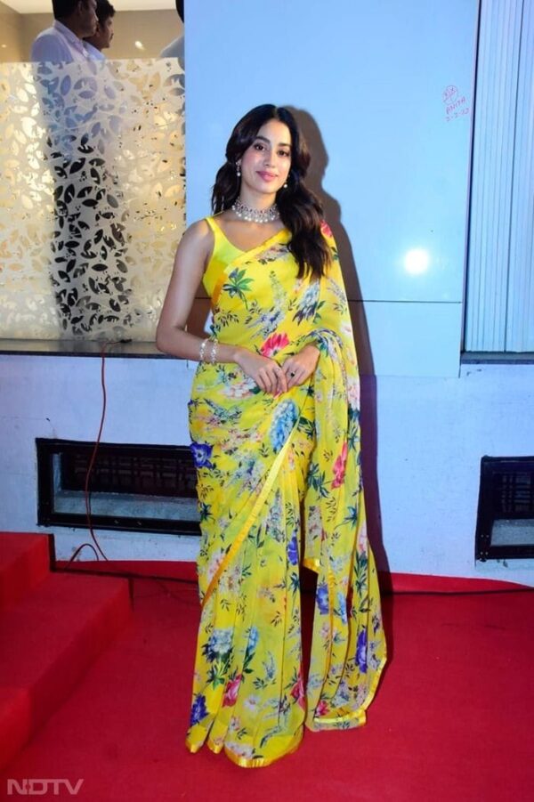 Digital print saree with lace border on saree - Image 2