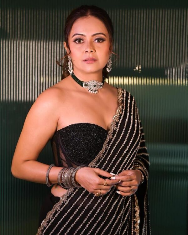 Black Color Sequence Work Celebrity Style Soft Net Saree - Image 8