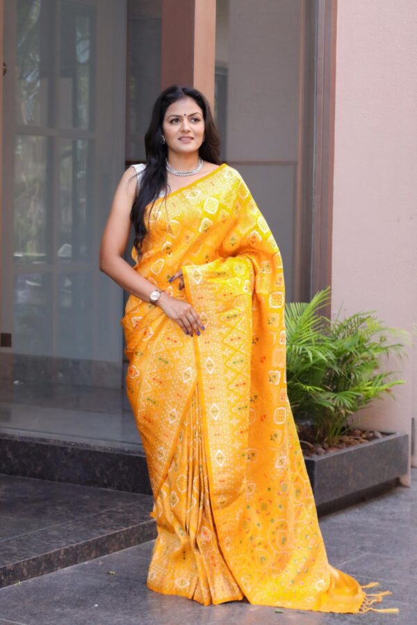 Yellow Soft Banarasi Silk Saree With Adorable Blouse Pieced - Image 2