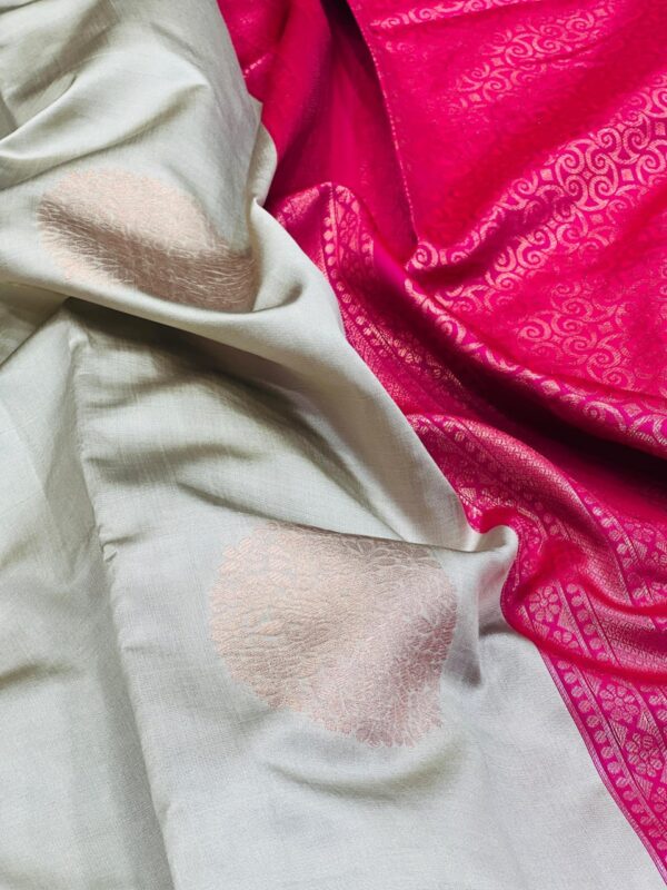 Designer banarsi handloom in kanjiavaram kubera silk concept with contrast pallu border and designer brocade blouse - Image 11
