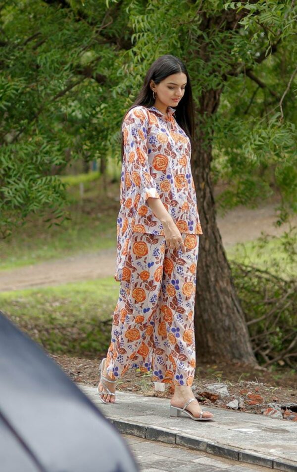 Digital Printed Muslin Cotton Straight Kurta Set in Off White and Orange - Image 4