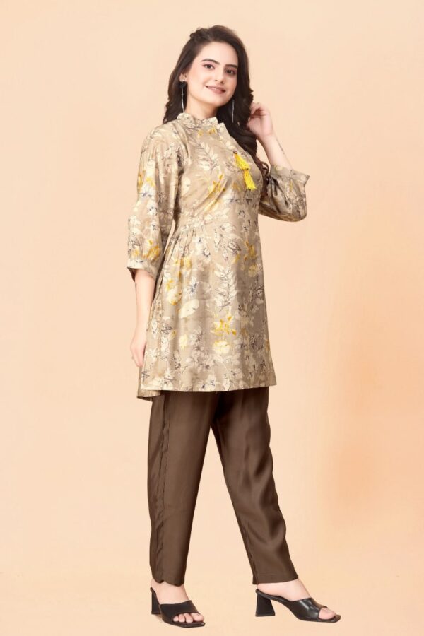 Womens Printed Kurta - Image 6