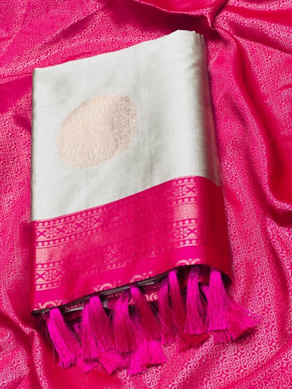 Designer banarsi handloom in kanjiavaram kubera silk concept with contrast pallu border and designer brocade blouse - Image 6